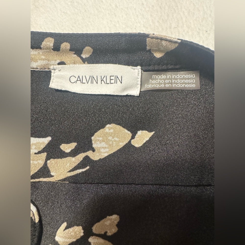 Calvin Klein Black Floral Roll Up Sleeve Top with pockets Size Large - Picture 3 of 7